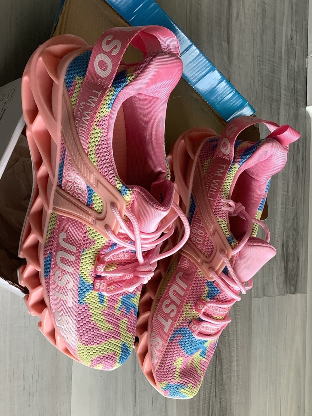Multicolor Lightweight Athletic Sneakers